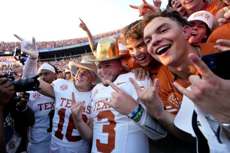 No. 1 Texas stays perfect with 34-3 Red River Rivalry win over No. 18 Oklahoma