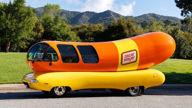 Hot diggity dog! Here’s when the Wienermobile will roll through DFW