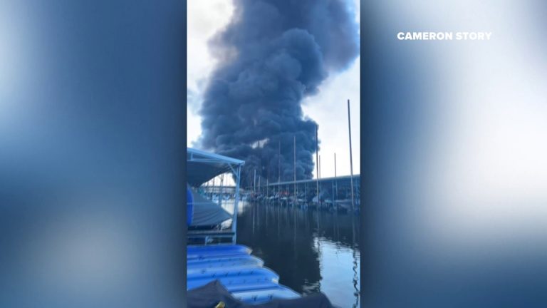 One person injured, at least 10 boats damaged in Grapevine Lake marina fire