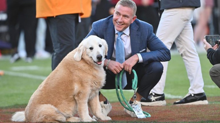 Kirk Herbstreit will leave College GameDay an hour before the show ends to make it to call Texas-OU at Cotton Bowl