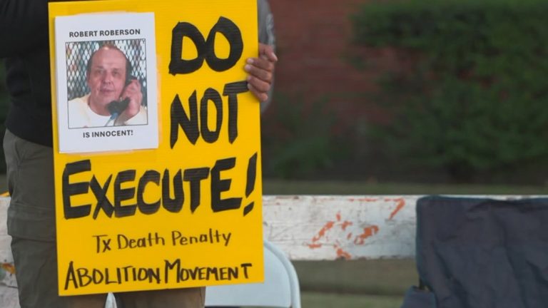 Protestors gather ahead of Robert Roberson’s execution