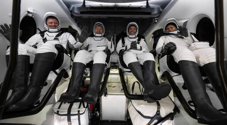 Four Astronauts Returned to Earth After Enexpected 8-month Stay in Space