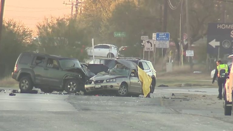 3 dead, 1 injured in hit-and-run crash on far South Side, SAPD says