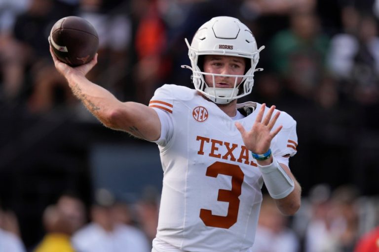 Texas offense not pressing amidst recent struggles