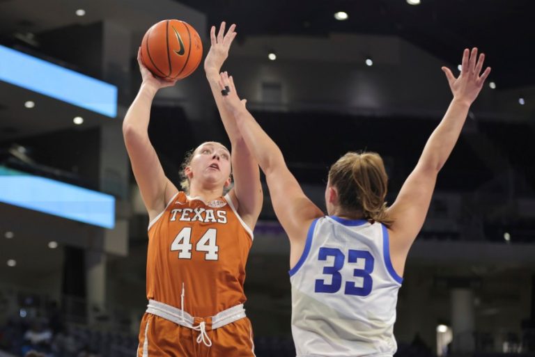 No. 4 Texas hammers another nonconference opponent, beats DePaul 91-61