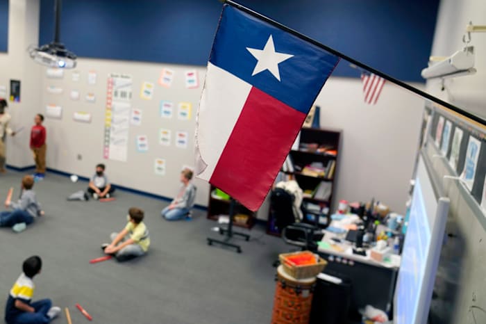 Texas board advances plan to allow Bible material in elemetary school lessons