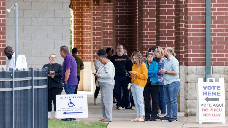 Early election results show Texas Republicans could pick up one seat in Congress