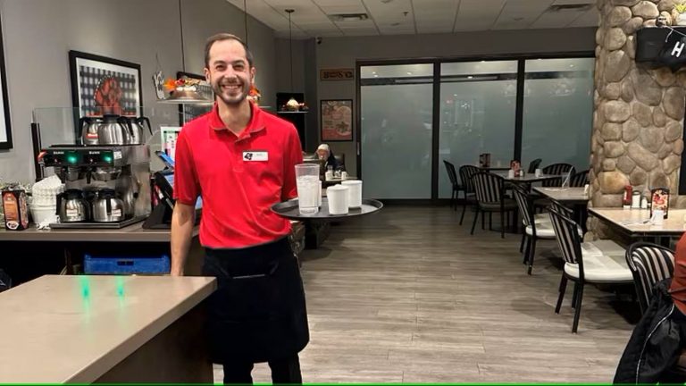 A Waiter in Canada is Learning Cree to Better Serve Customers: ‘Immediately People Would Light Up’