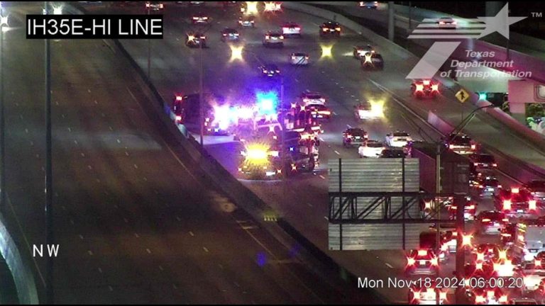 Crash blocks Interstate 35E lanes near downtown Dallas on Monday