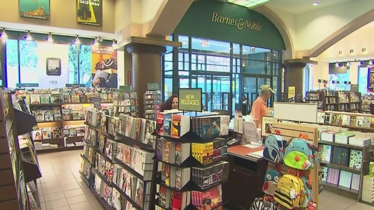 Barnes & Noble opening new stores