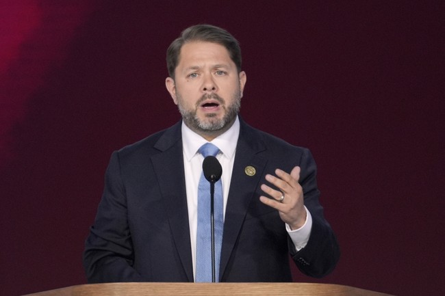 Gallego Leading in AZ Senate Results, Addresses Supporters at Dem HQ