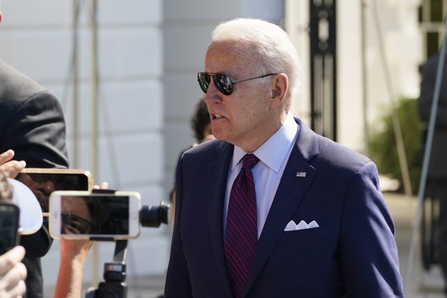 ‘Mr. President!’ Desperate Reporter Tries to Get Joe Biden’s Attention in Riveting Moment Caught on Video