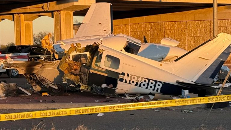 Plane crashes on highway in Victoria, Texas