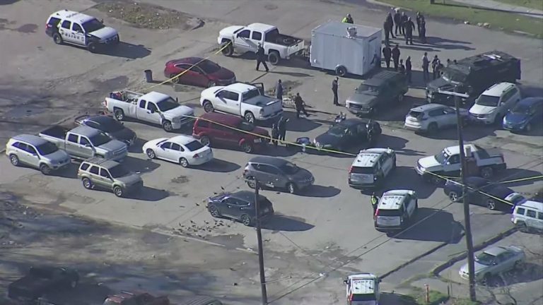 Man dead after leading police on chase, firing at officers before crashing in South Dallas