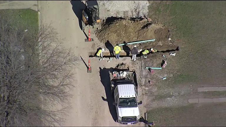 Officials work to repair White Settlement gas leak