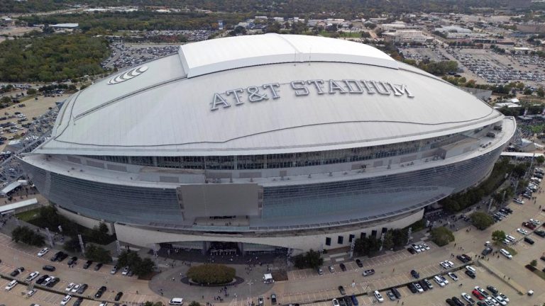 Which teams are playing at CFP semifinal game at AT&T Stadium?