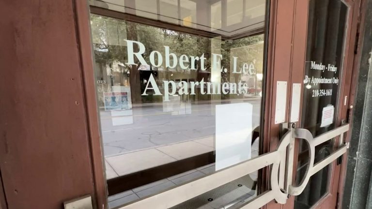 Downtown developer eyes Robert E. Lee apartment building for possible purchase