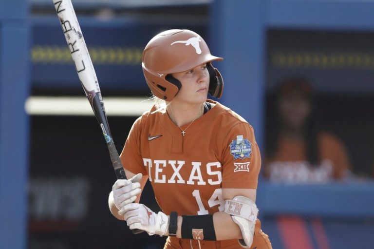 No. 1 Texas softball run-rules 2 teams on opening day in Louisiana