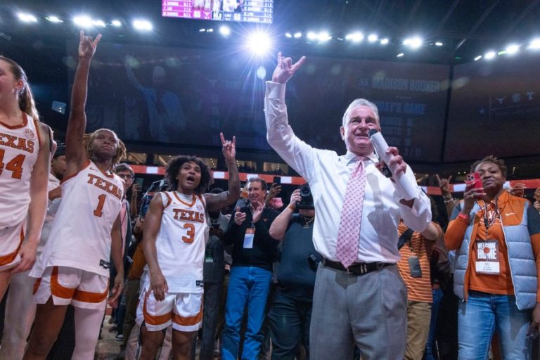 No. 3 Texas grinds out 65-58 win over No. 5 LSU with ‘really special’ 4th quarter