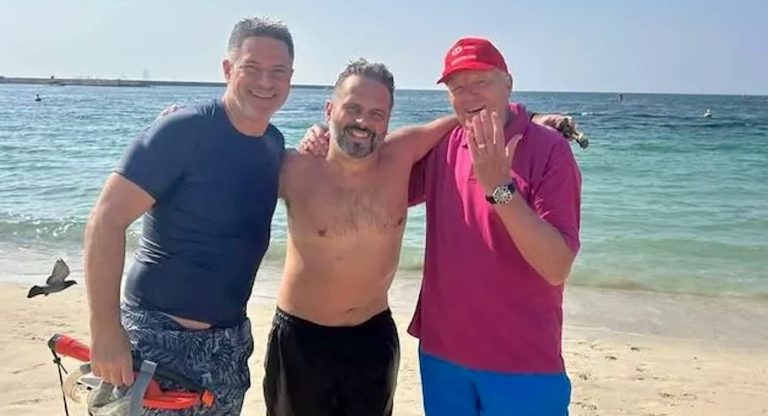 ‘Miracle in the Persian Gulf’ as Good Samaritans Help Man Find His Lost Wedding Ring in the Sea