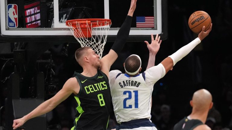 Klay Thompson scores 25 to lead Mavericks to 127-120 win over Boston as Davis delays Dallas debut