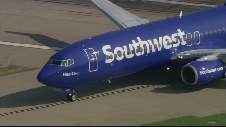 2 more Southwest Airlines board members stepping down