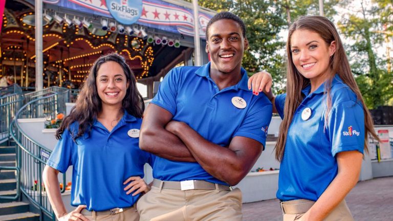 Six Flags Over Texas is hiring hundreds ahead of spring season