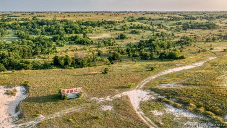 A former North Texas ranch is turning into a 500-home development with water park and golf courses