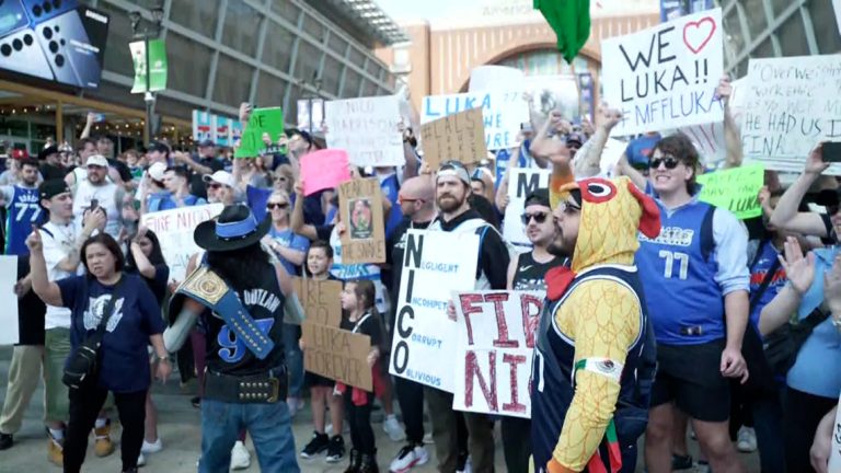 Dallas Mavericks fans protest Luka Doncic trade before Mavericks game