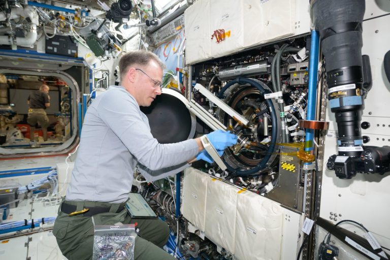 NASA Brings Space to New Jersey Classroom with Astronaut Q&A