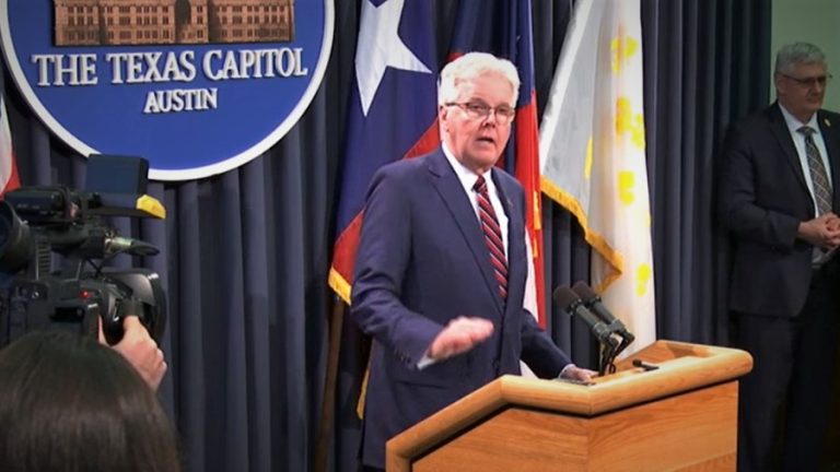 Lt. Gov. says Texas Lottery will end if mobile lottery apps aren’t banned